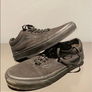 All black vans old skool / old school